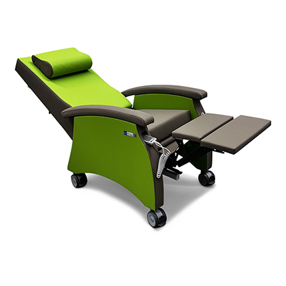mobi sessel mit liegefunktion und aufstehhilfe in gruen und graubraun doppelmotorisch mit akku
