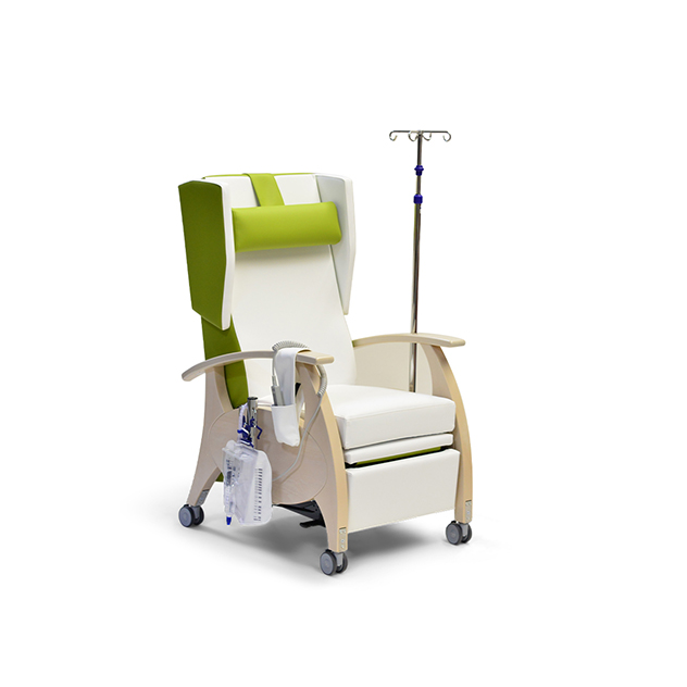 ruhesessel mit kopfstuetze motorisch armlehnen massivholz desinfizierbar rollen mit bremsen