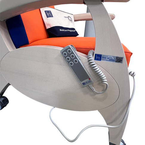 ruhesessel elektrische verstellung holzteile desinfizierbar bezug blau und orange große rollen